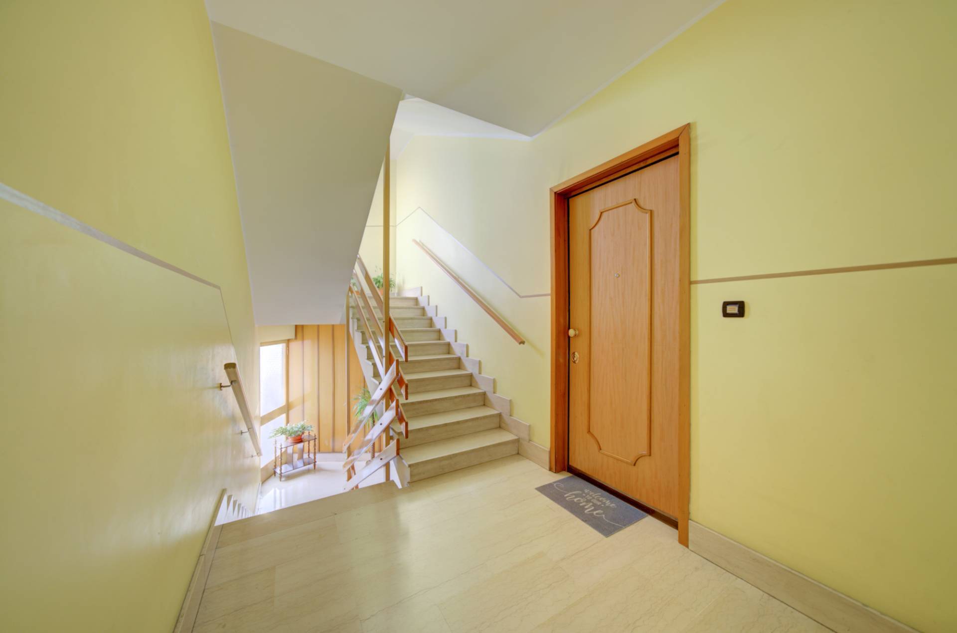 Locale commerciale in affitto a Settimo Torinese