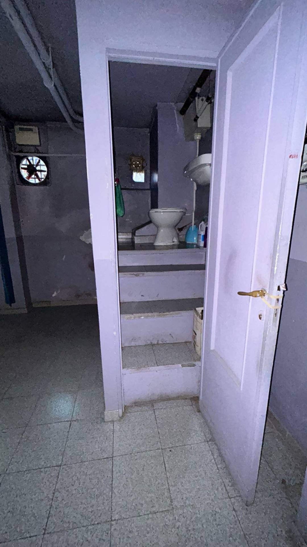 Locale commerciale in vendita a Torino, Santa Rita