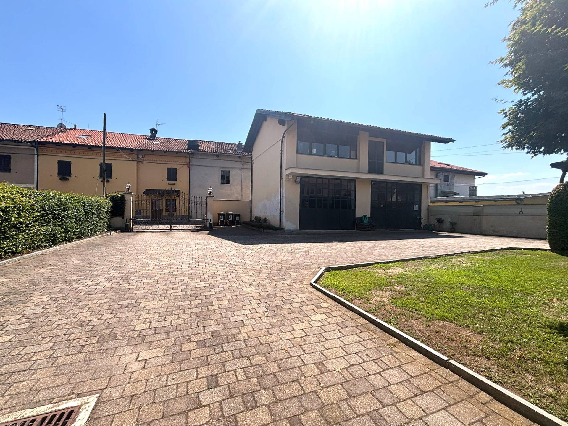 Villa Bifamiliare in vendita a Chivasso, Castelrosso