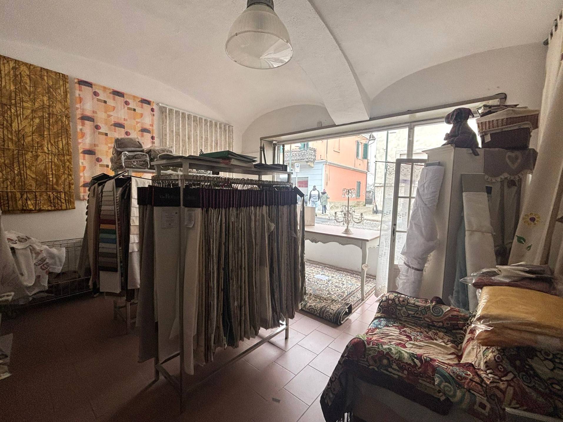 Locale commerciale in vendita a Chivasso