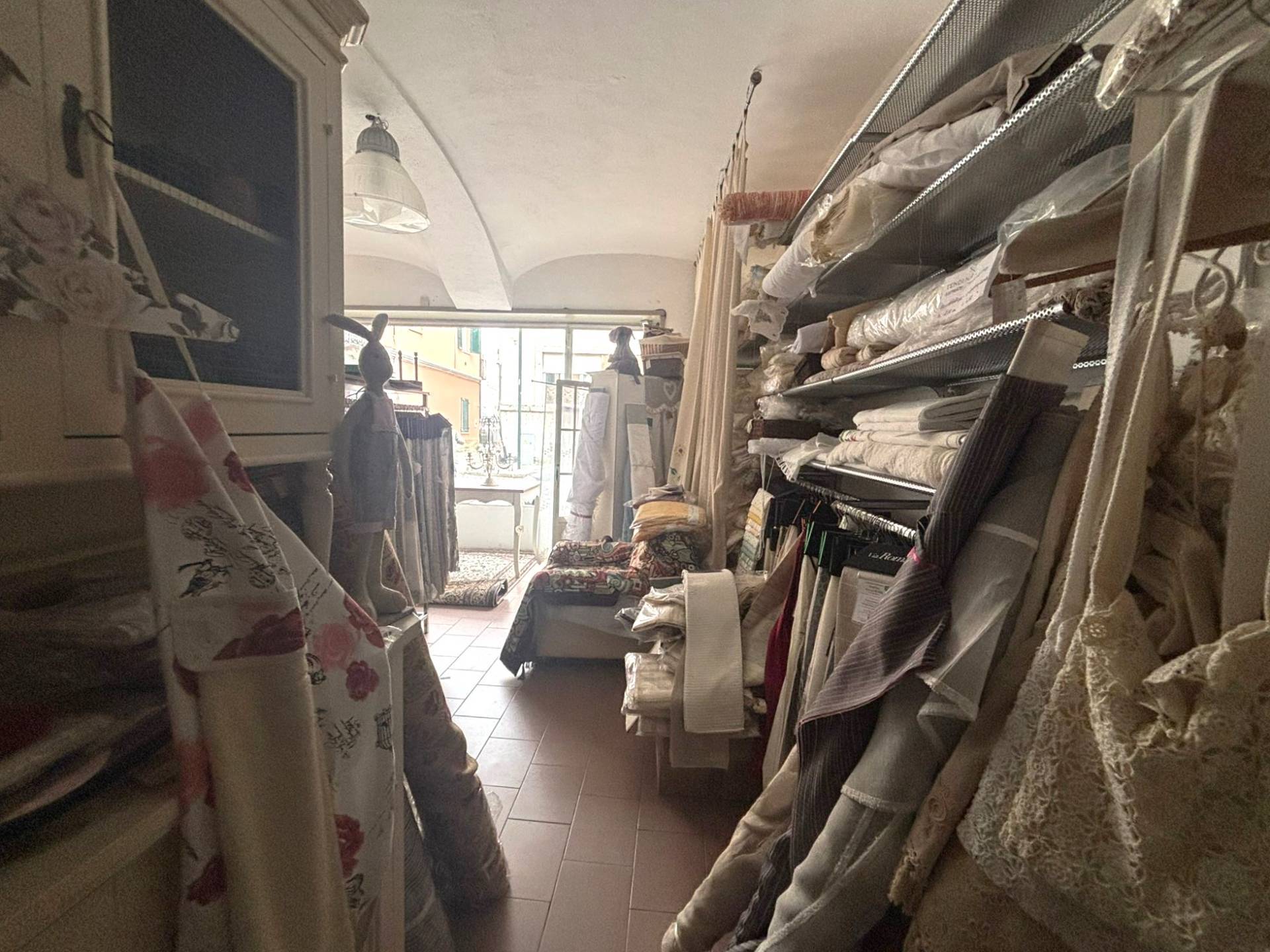 Locale commerciale in vendita a Chivasso