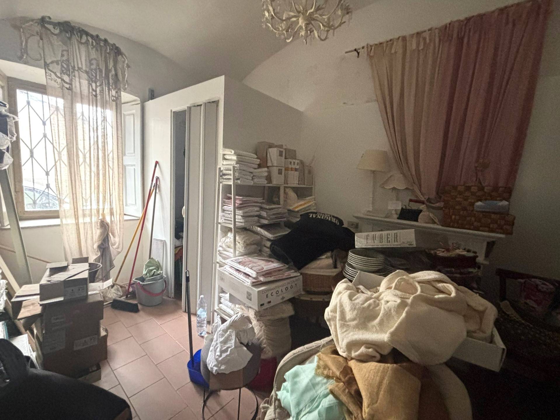 Locale commerciale in vendita a Chivasso