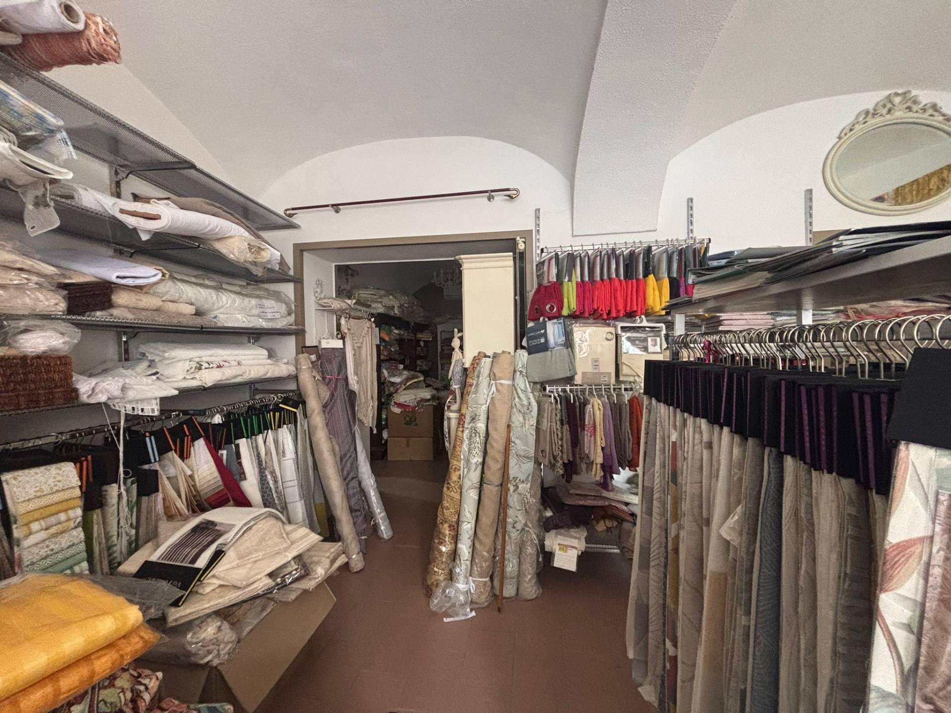 Locale commerciale in vendita a Chivasso