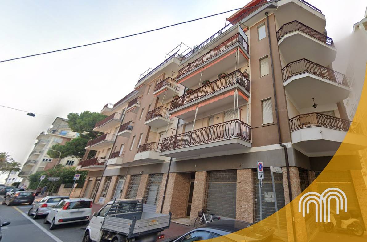 Box o garage in vendita a Albenga