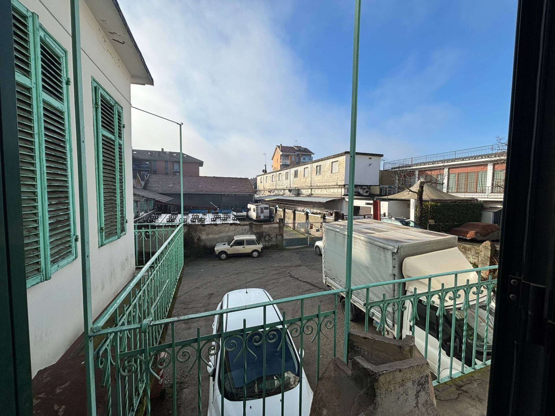 Locale commerciale in affitto a Nichelino