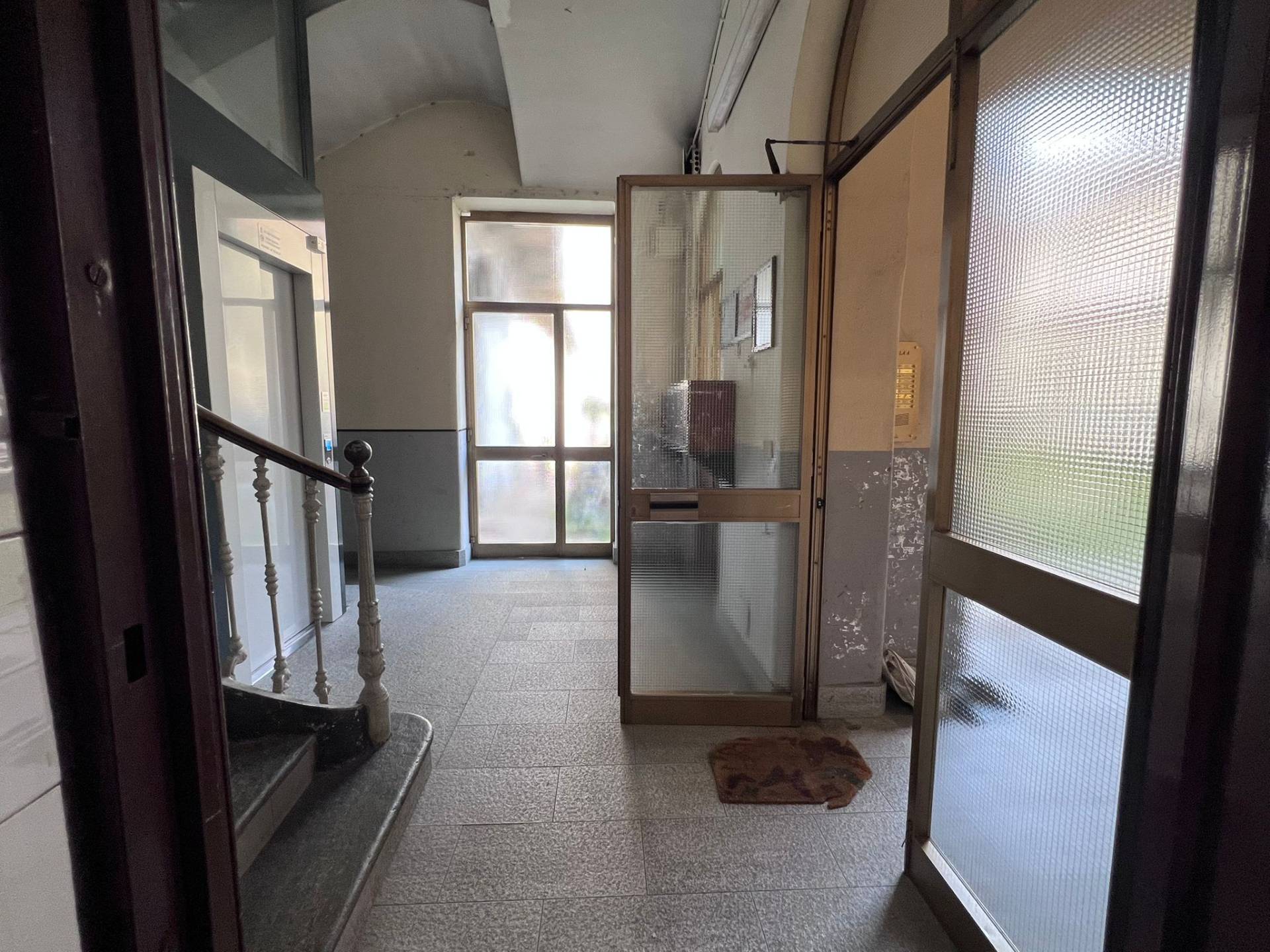 Locale commerciale in vendita a Torino, Vanchiglia