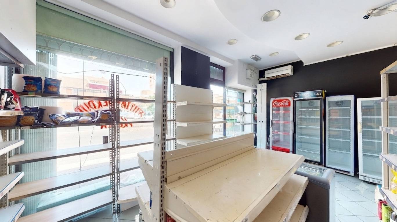 Locale commerciale in vendita a Torino, Borgata Vittoria