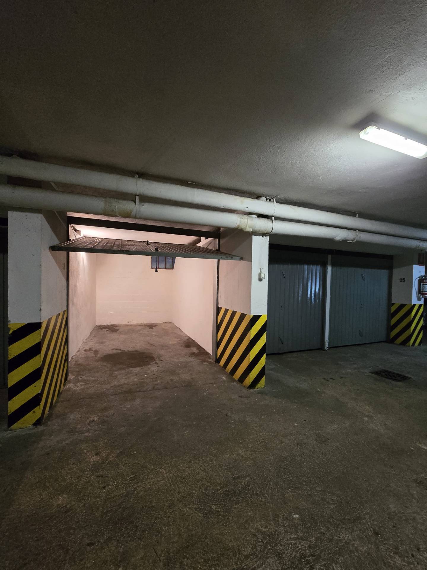 Box o garage in vendita a Verona