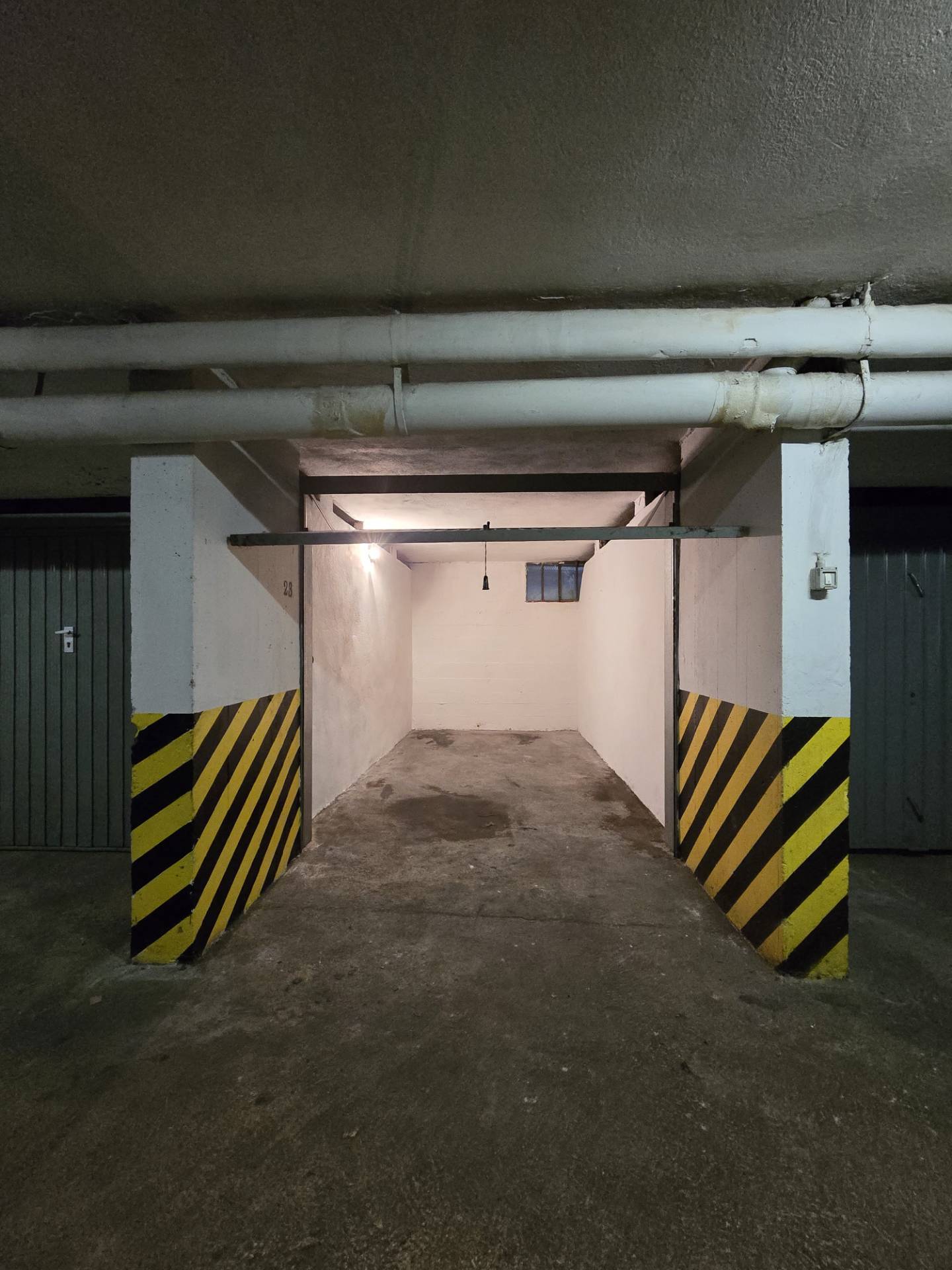 Box o garage in vendita a Verona