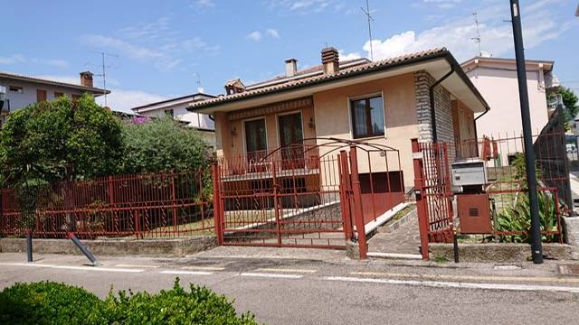 Casa singola in vendita a Bardolino