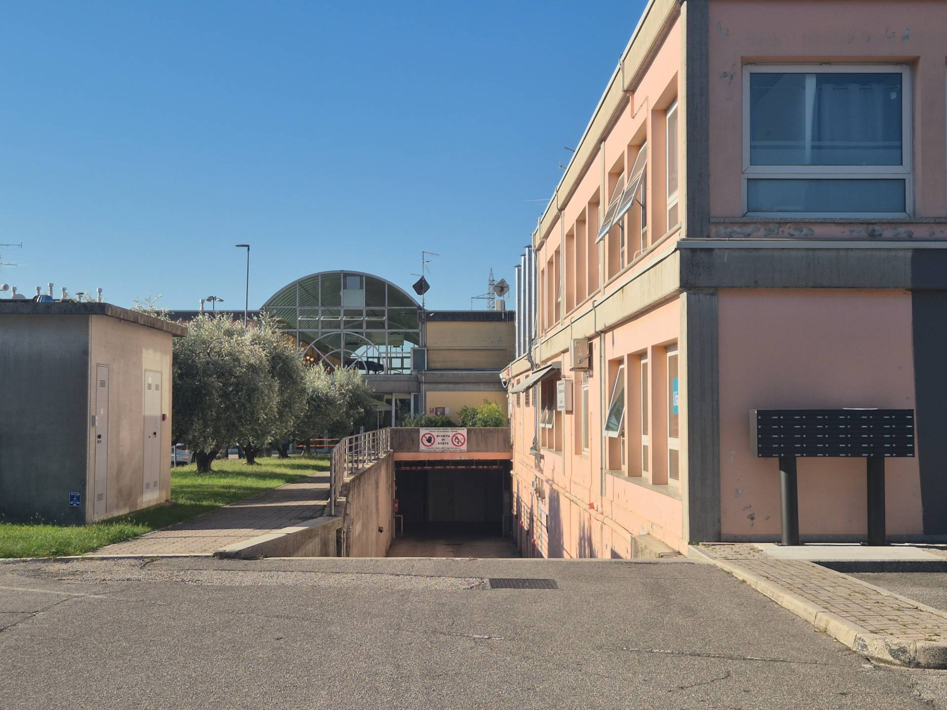 Magazzino in vendita a Affi