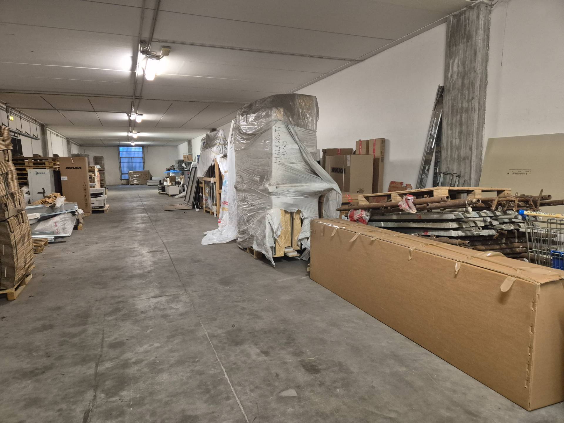 Magazzino in vendita a Affi