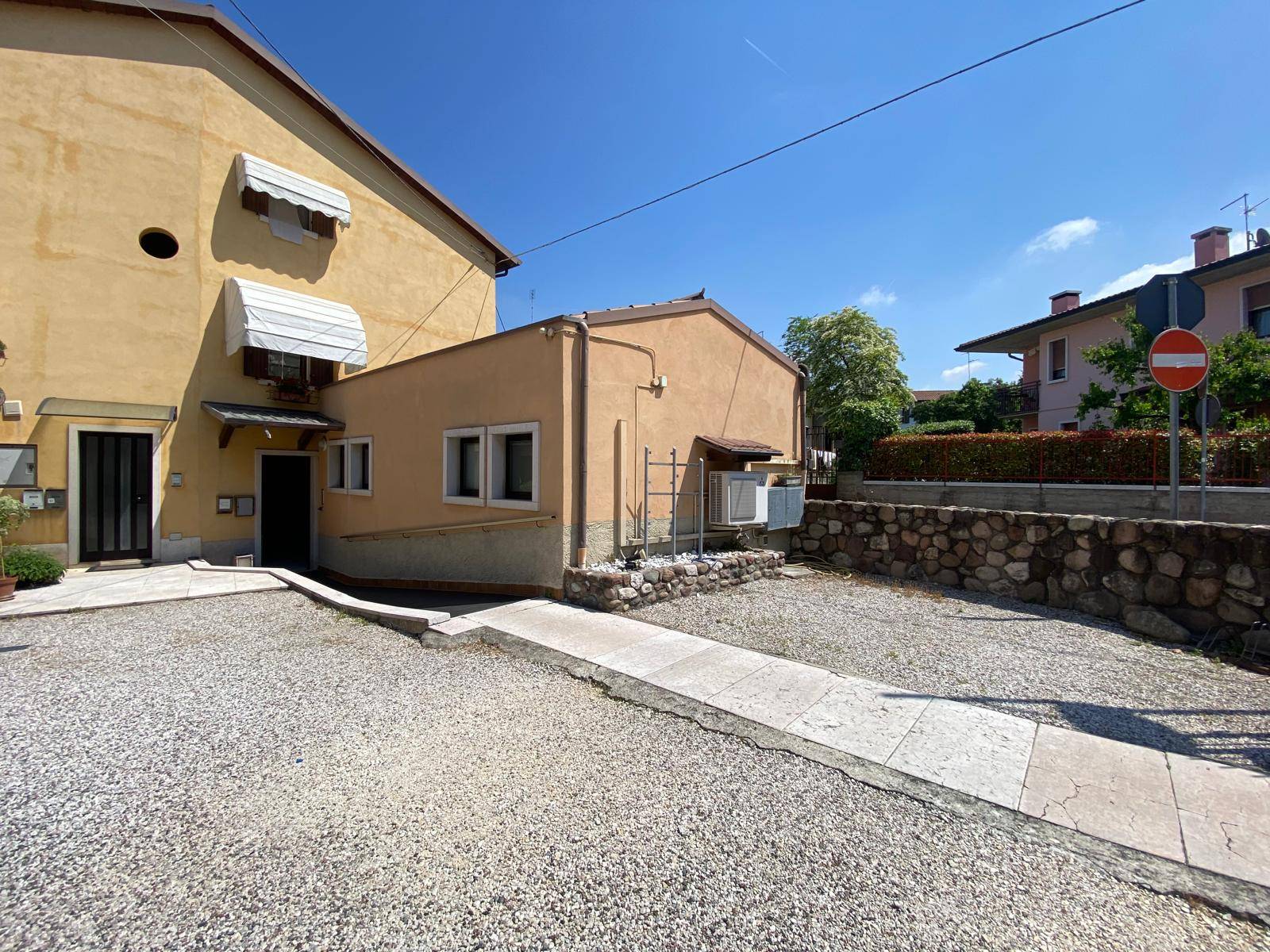 Studio/Ufficio in vendita a Sant'Ambrogio di Valpolicella, Domegliara