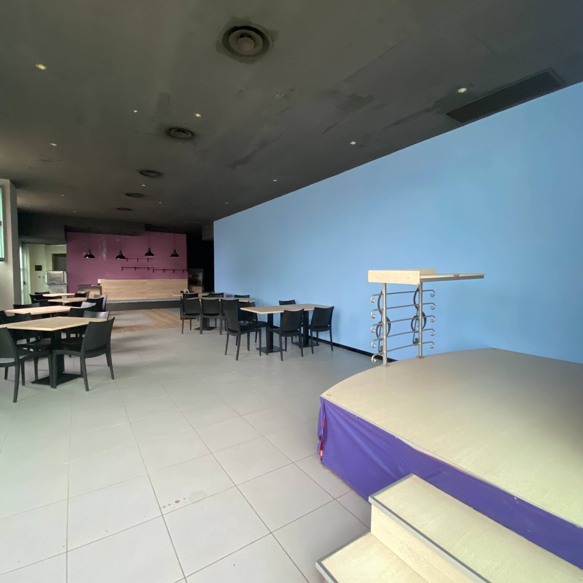 Locale commerciale in affitto a Caprino Veronese