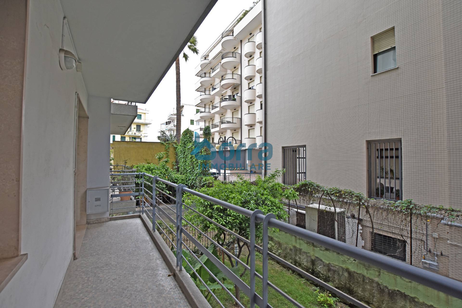 Bilocale con terrazzo, San Remo centro - marina
