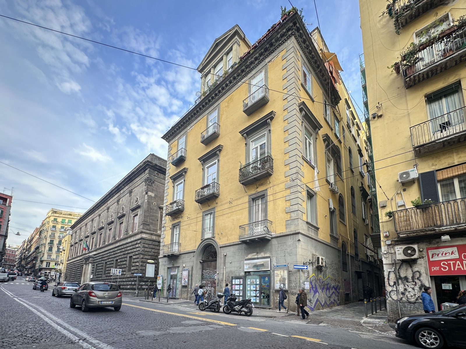 Magazzino in vendita, Napoli montecalvario