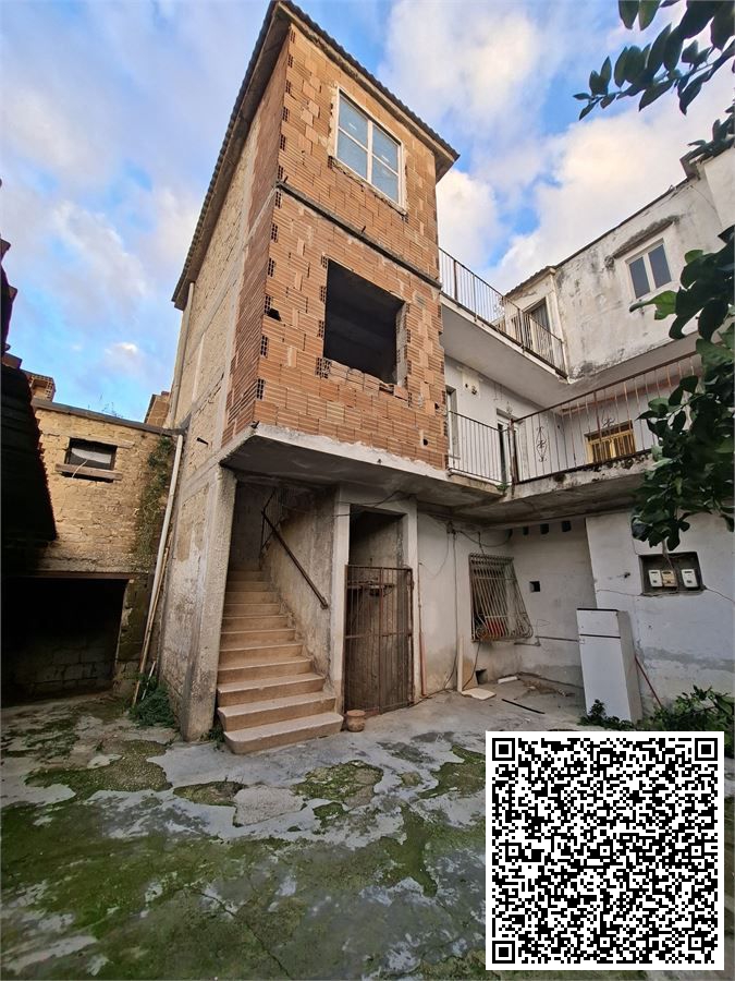 Stabile/Palazzo in vendita a Santa Maria a Vico