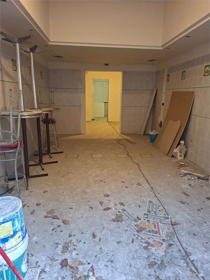 Locale commerciale in vendita a Casoria