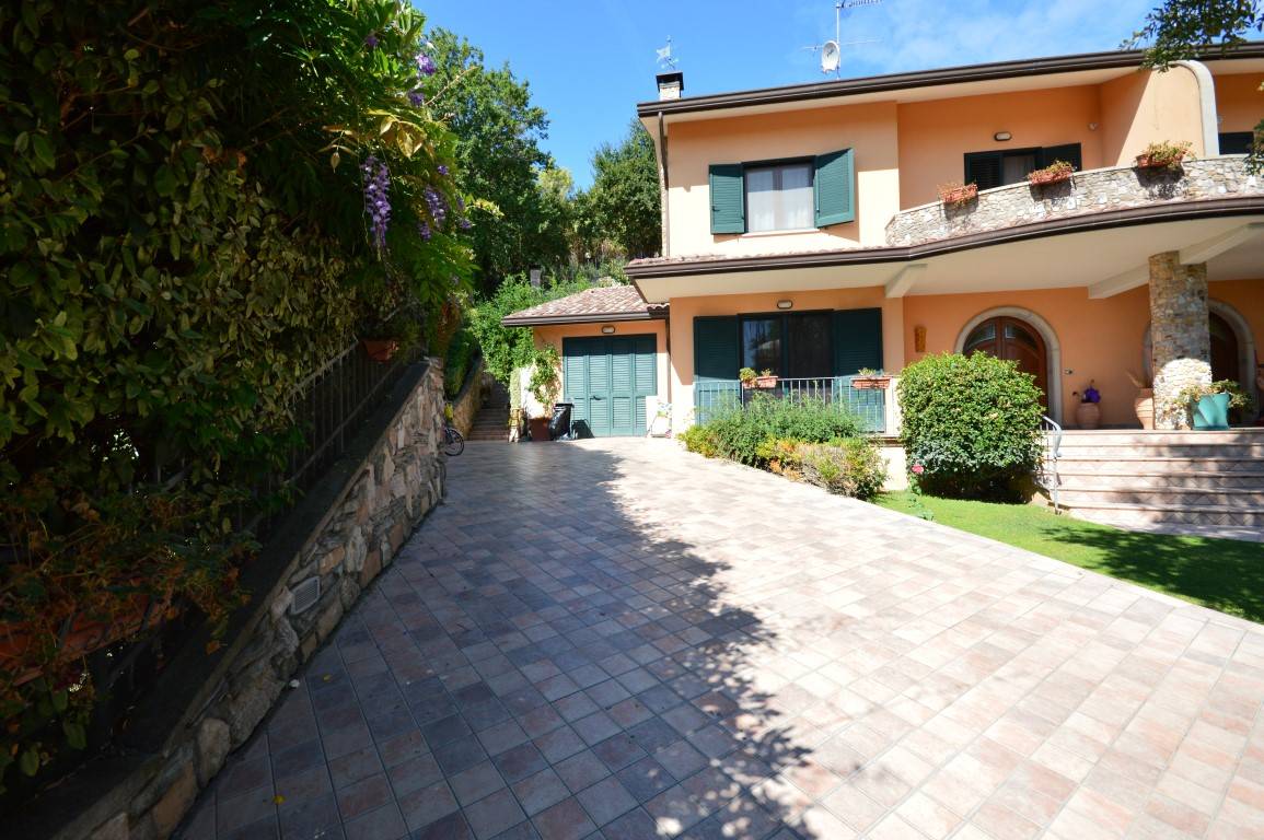 Villa in vendita a Collesalvetti