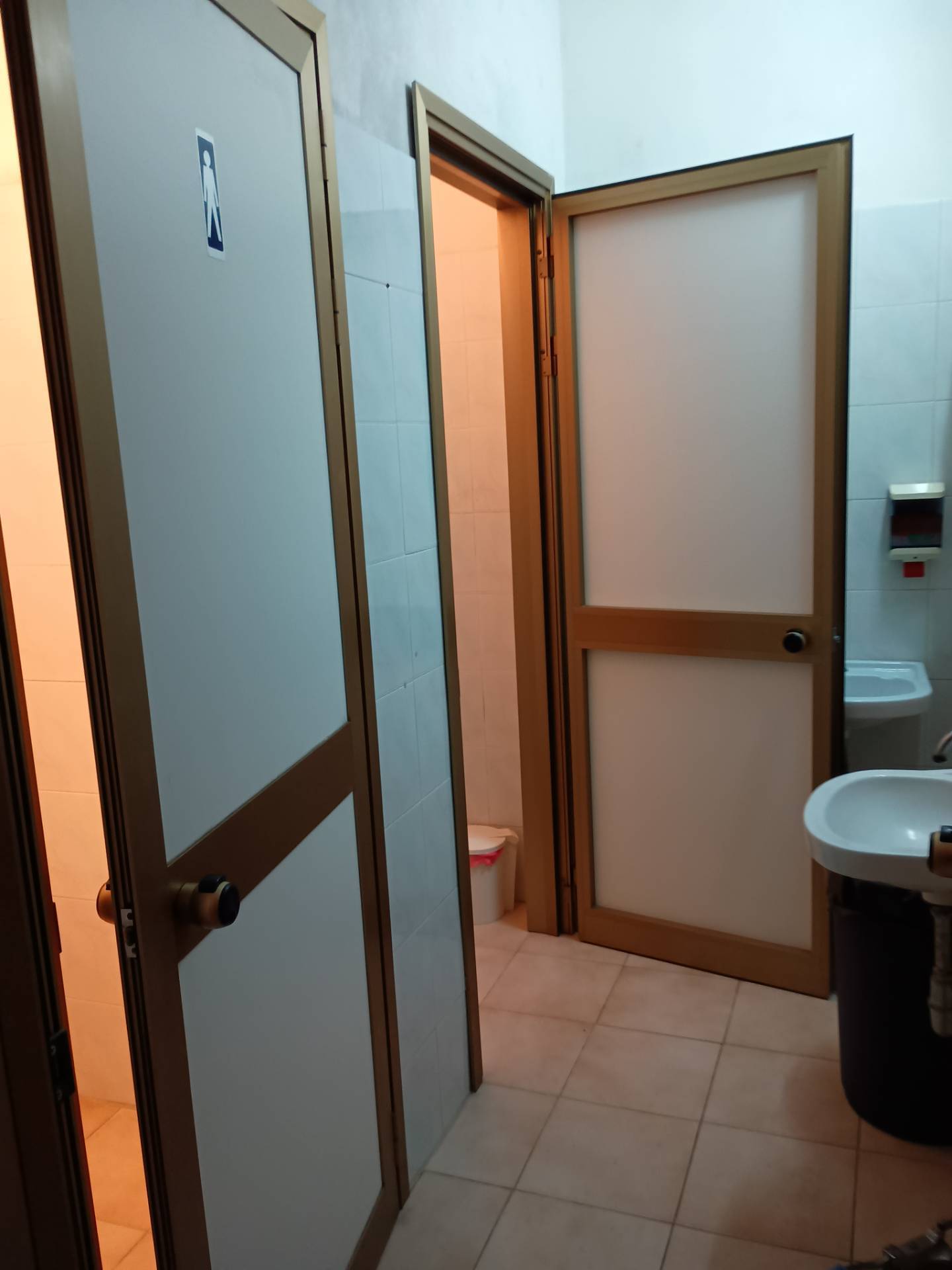 Locale commerciale in vendita a Volterra