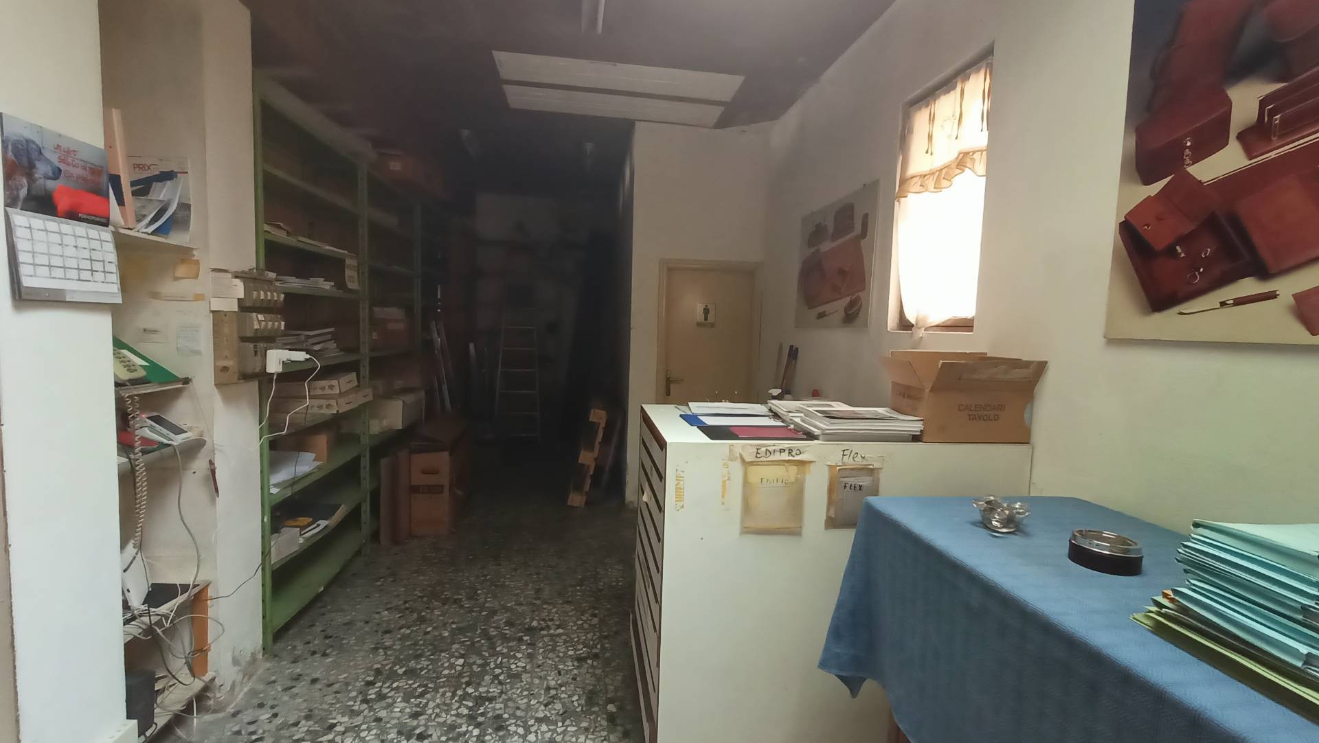 Locale commerciale in vendita a Pontedera