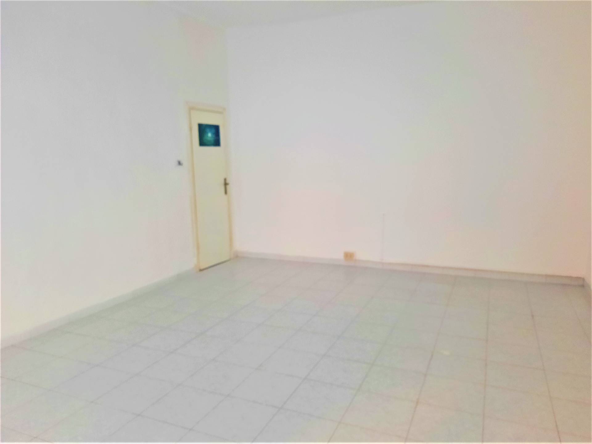 Locale commerciale in vendita a Pontedera