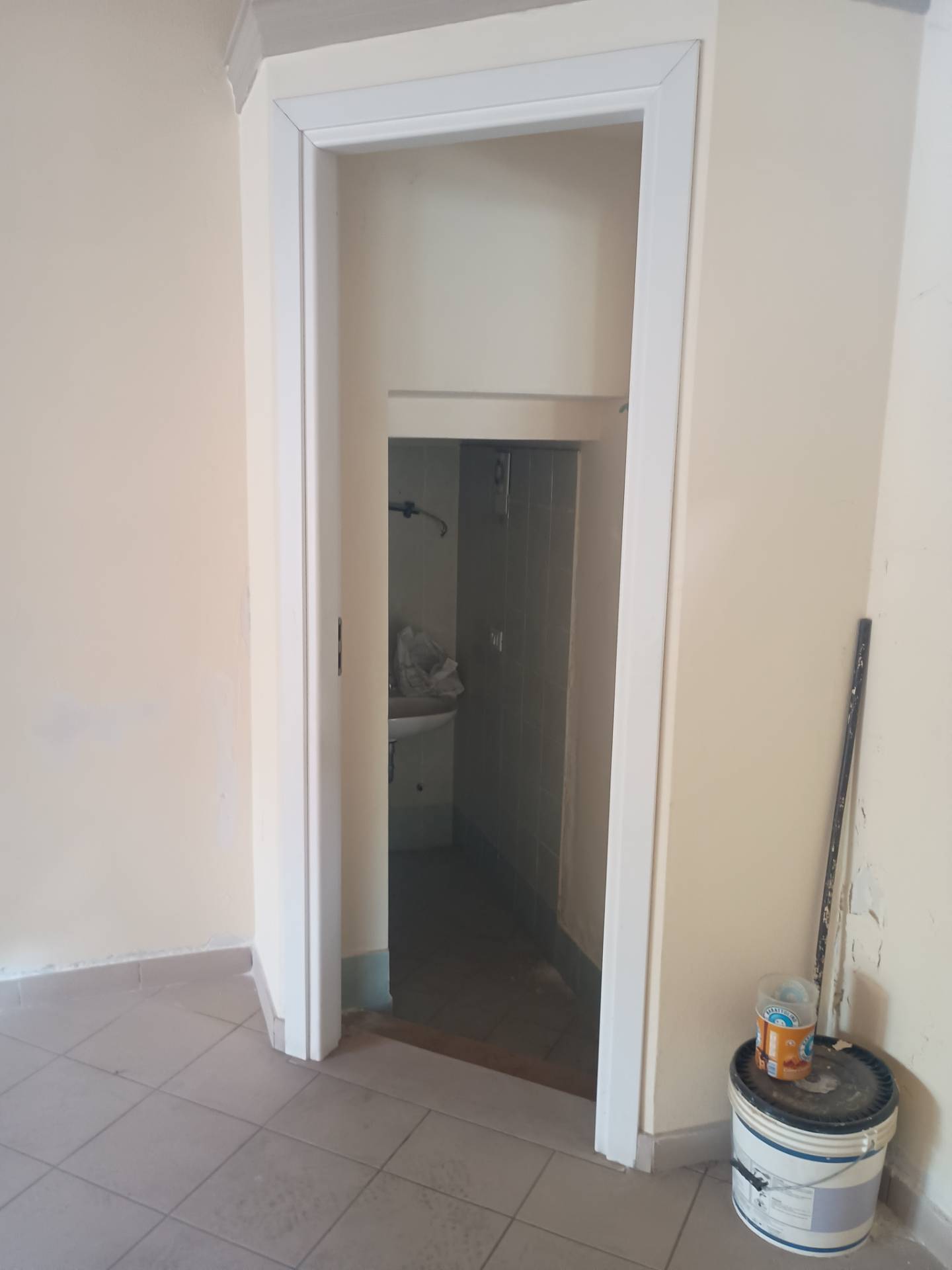 Locale commerciale in affitto a Ponsacco