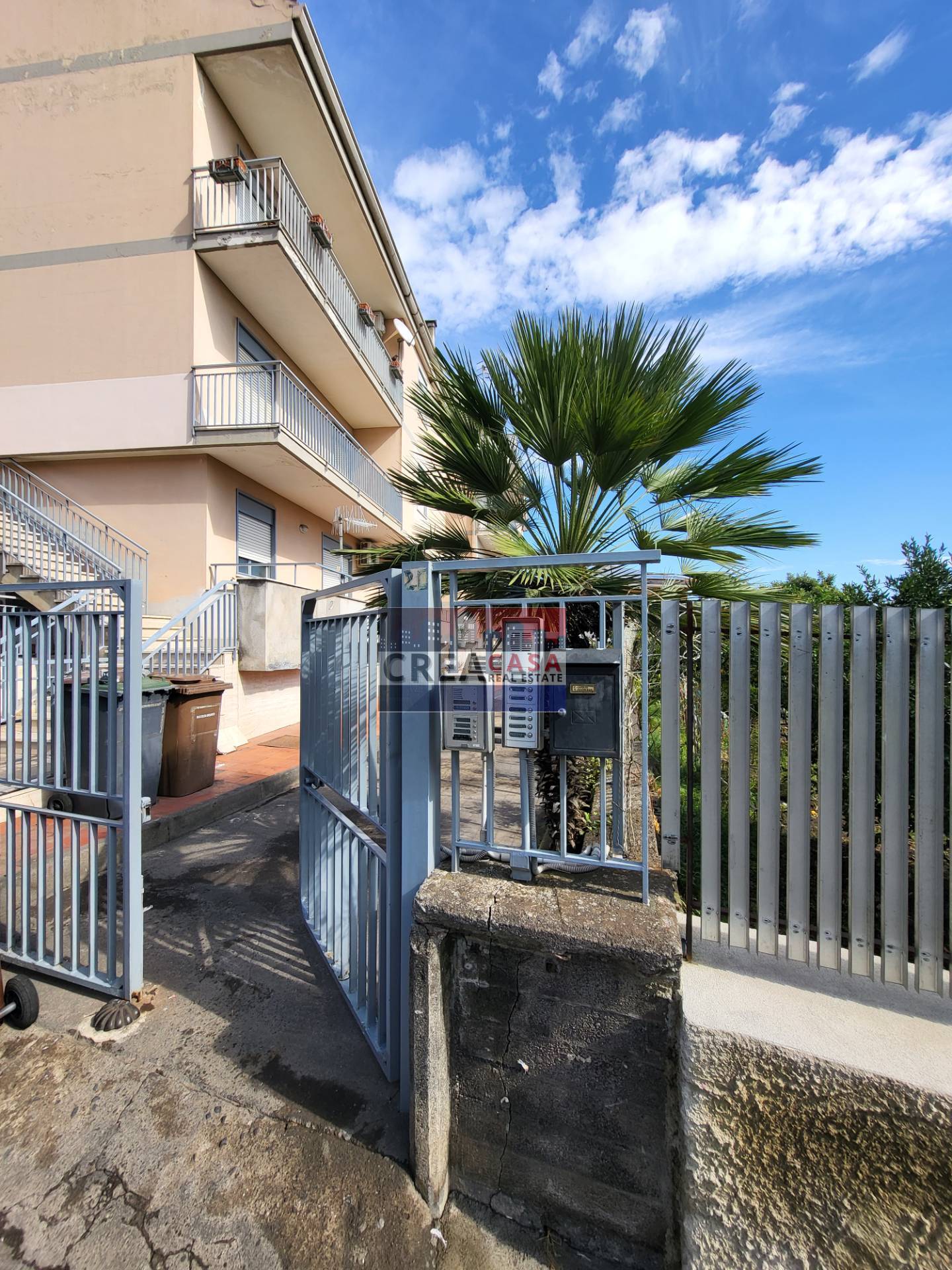 Appartamento con Garage in vendita a Fiumefreddo di Sicilia