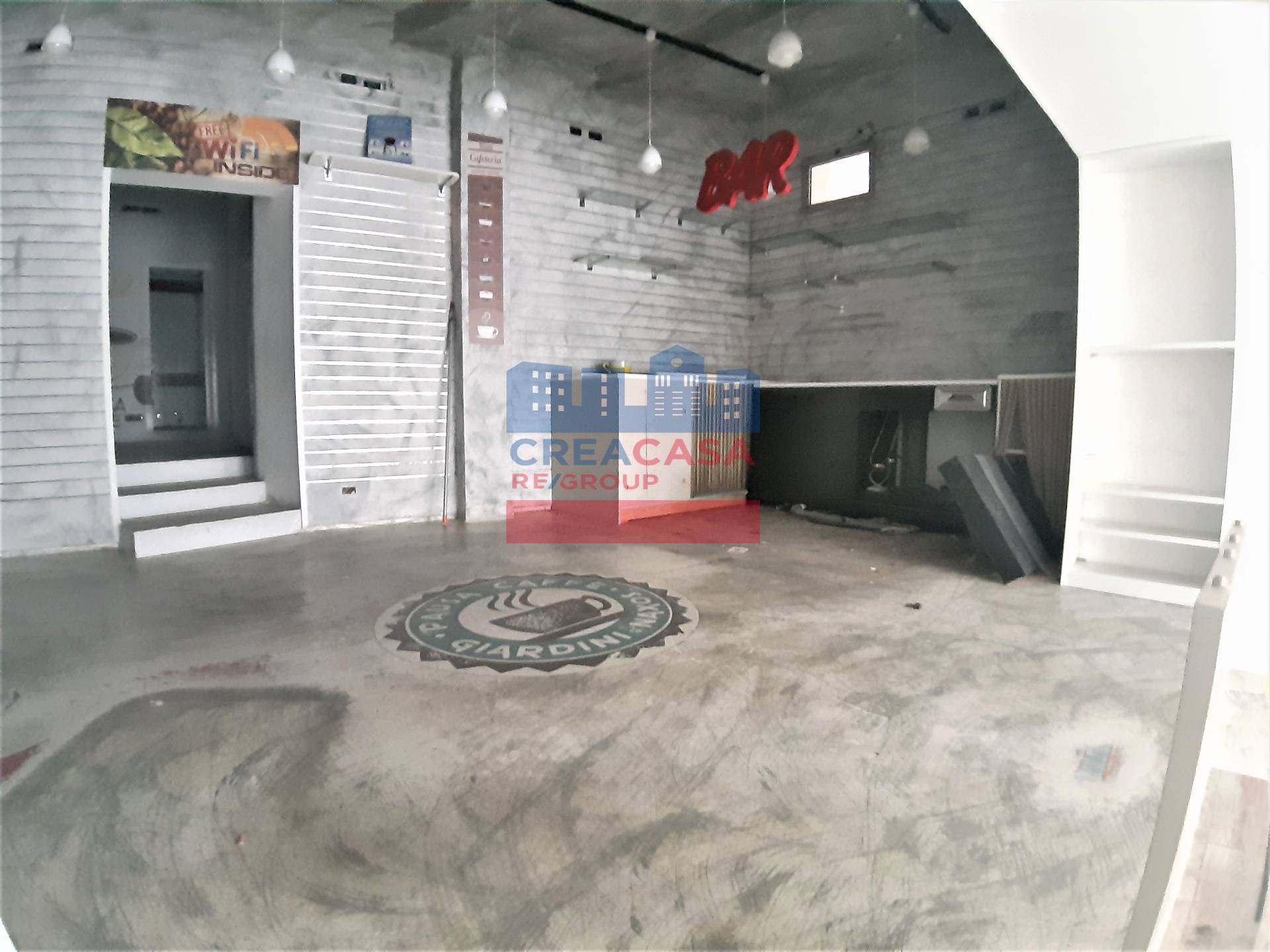 Locale commerciale in vendita a Giardini-Naxos, Giardini