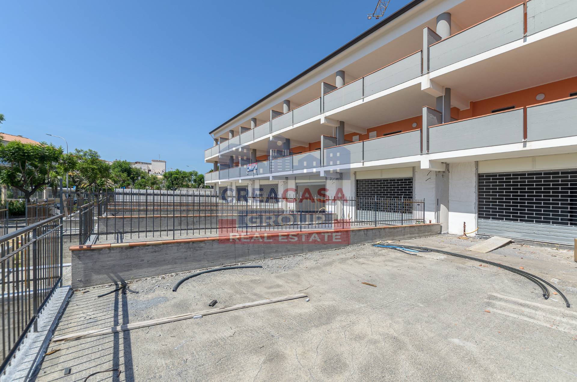 Locale commerciale in vendita a Giardini-Naxos, Recanati