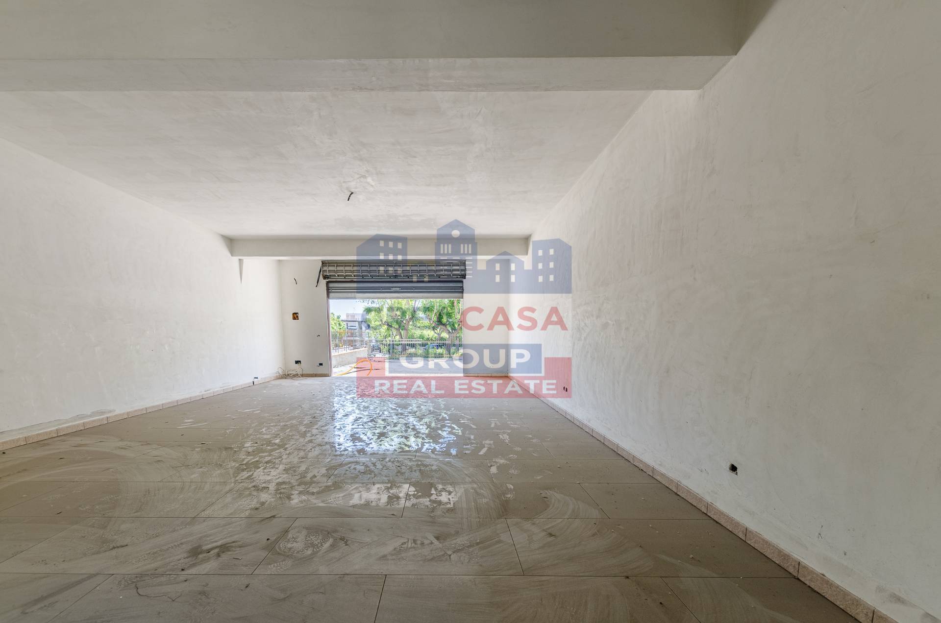 Locale commerciale in vendita a Giardini-Naxos, Recanati