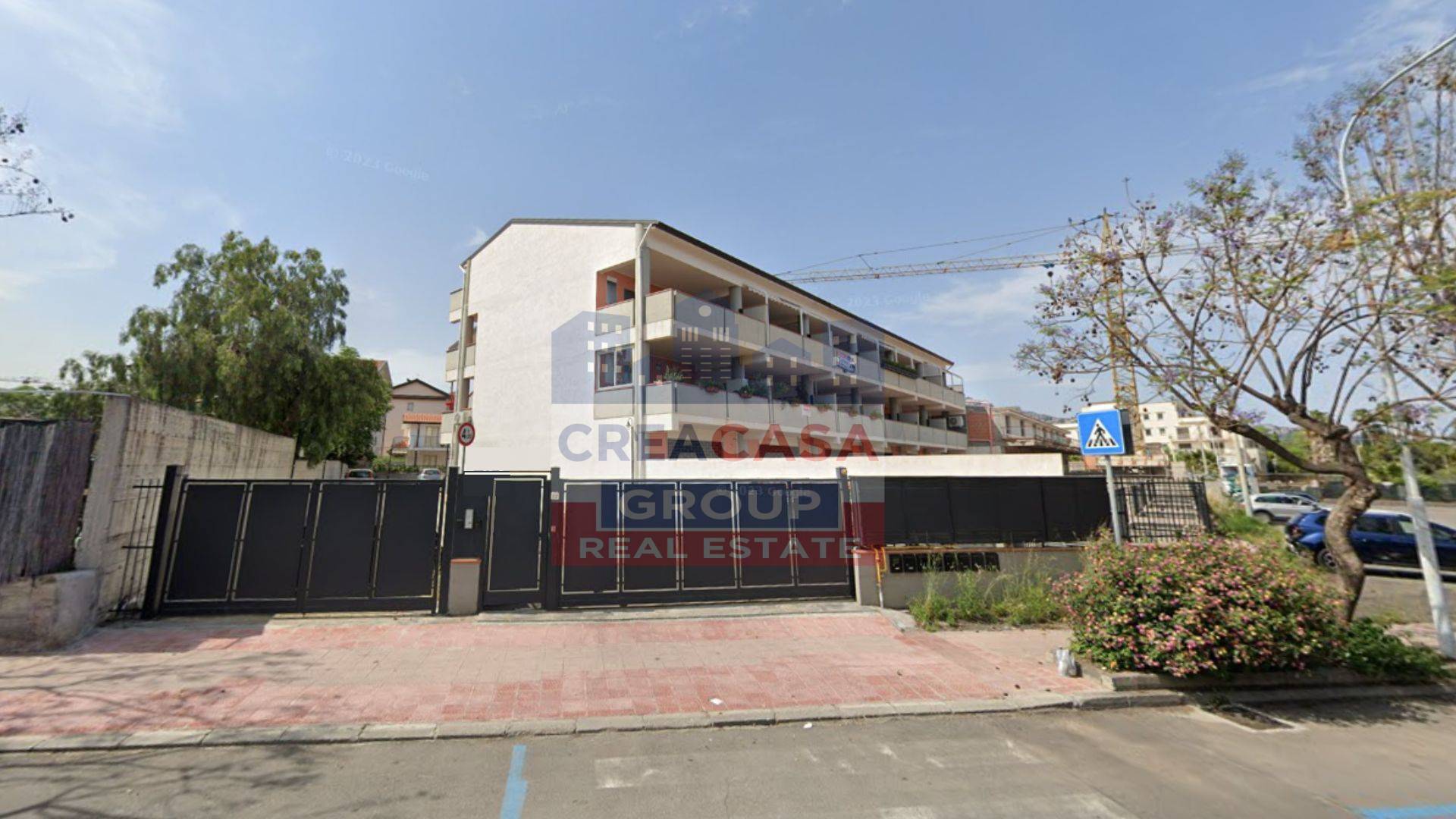 Locale commerciale in vendita a Giardini-Naxos, Recanati