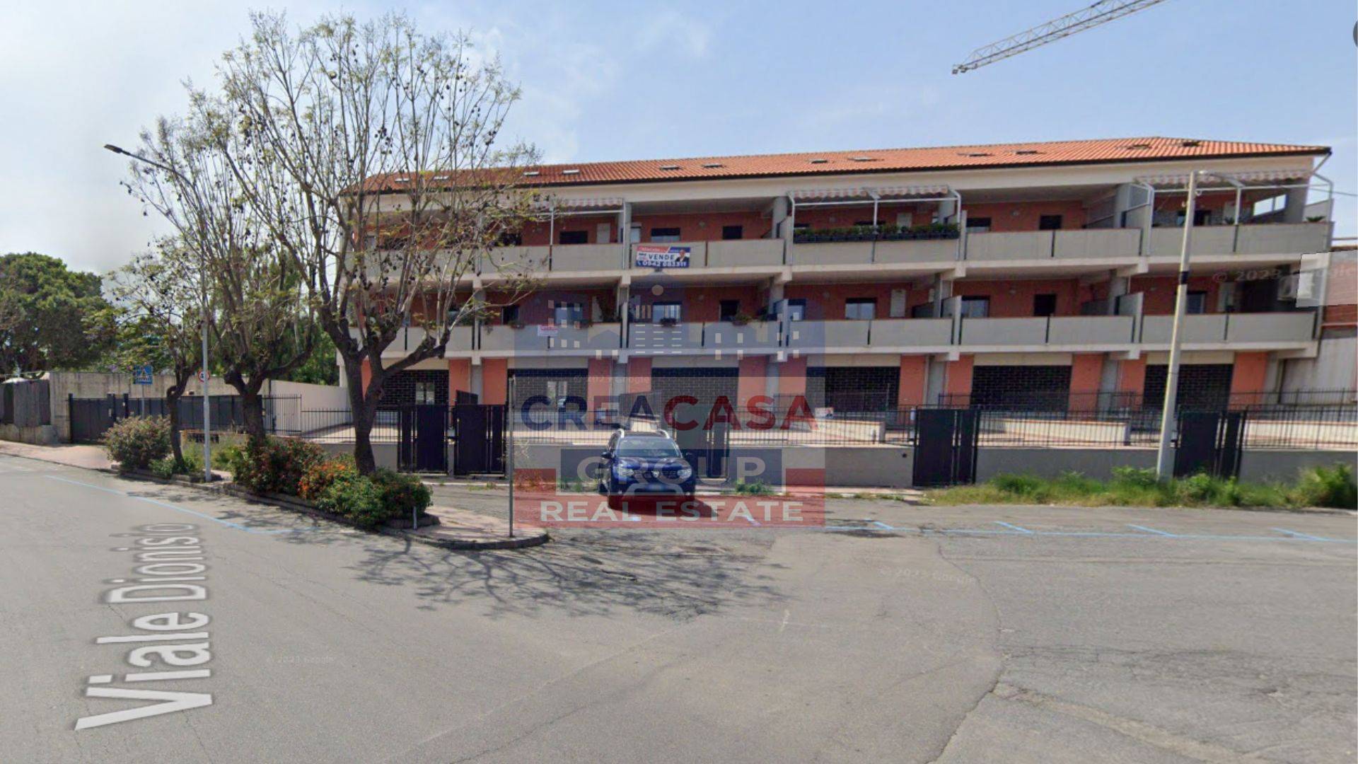 Locale commerciale in vendita a Giardini-Naxos, Recanati