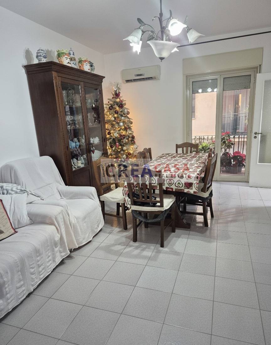 Appartamento in vendita a Letojanni, centro