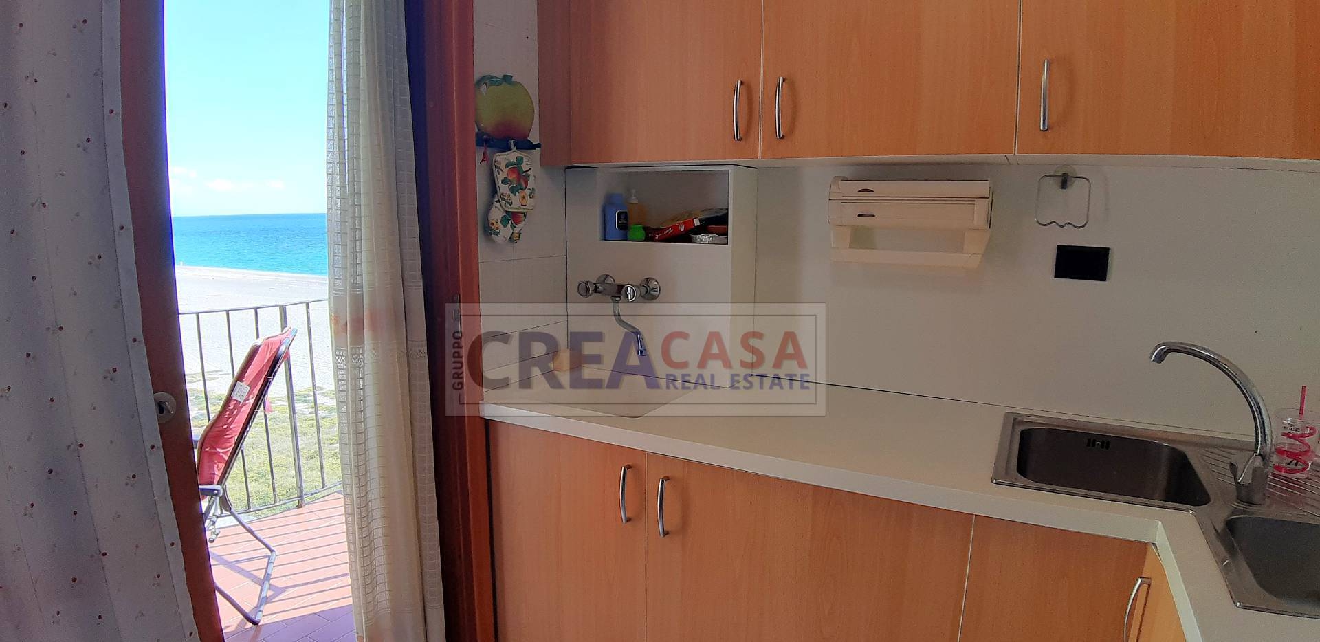 APPARTAMENTO FRONTE MARE in vendita a Giardini-Naxos, Giardini