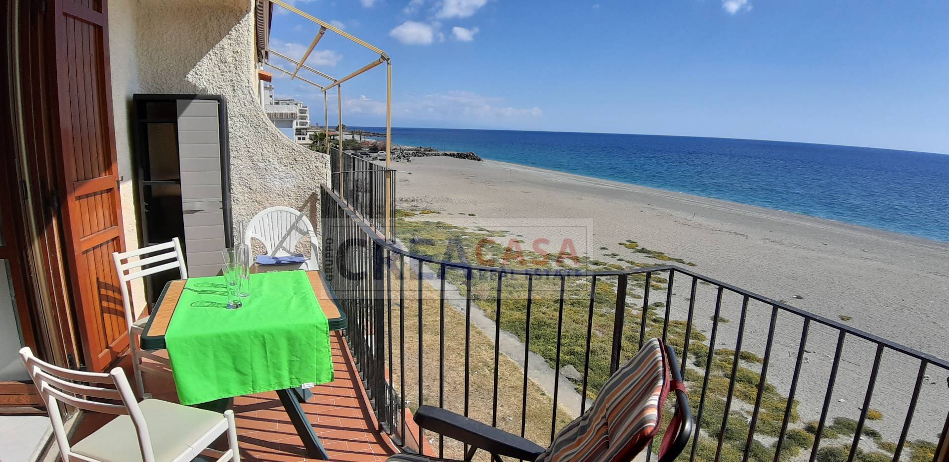 APPARTAMENTO FRONTE MARE in vendita a Giardini-Naxos, Giardini