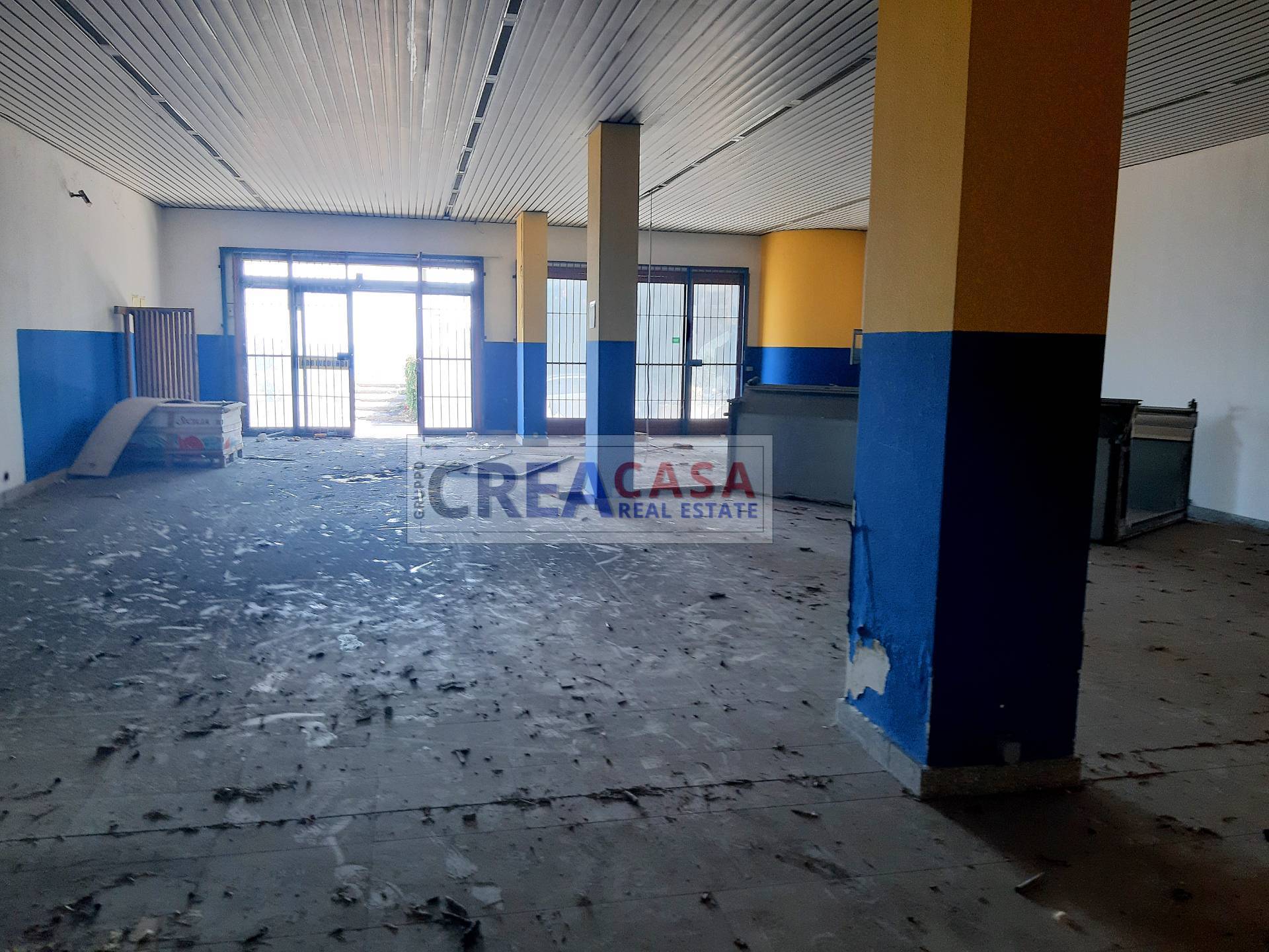 Locale commerciale in vendita a Giardini-Naxos