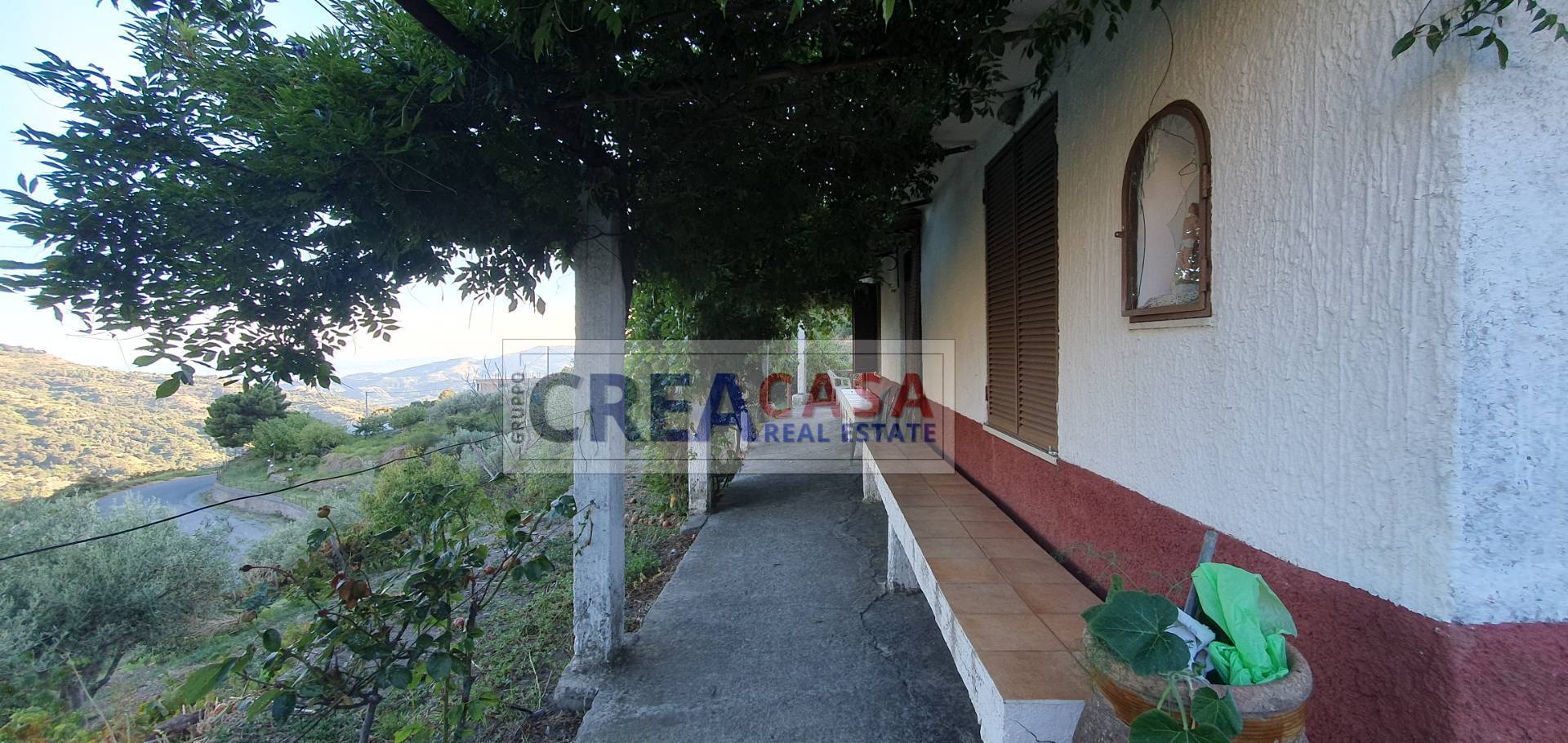 Villetta con terreno in vendita a Graniti