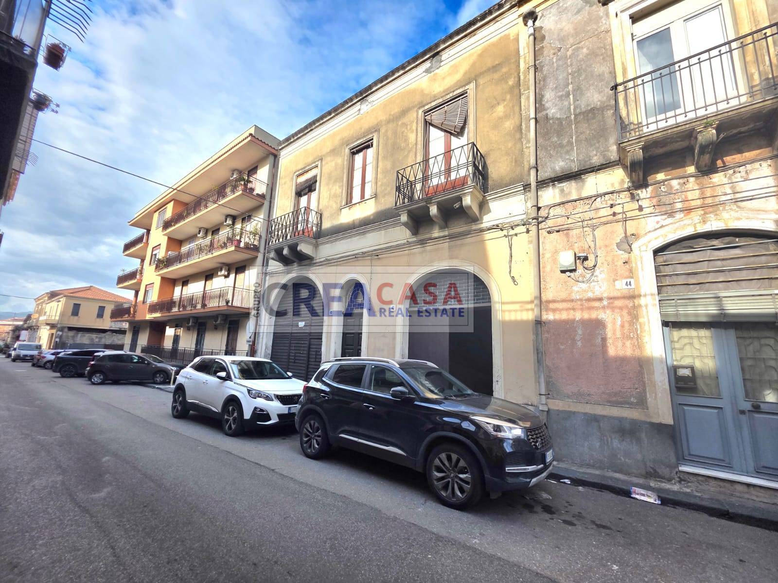 Stabile/Palazzo in vendita a Giarre