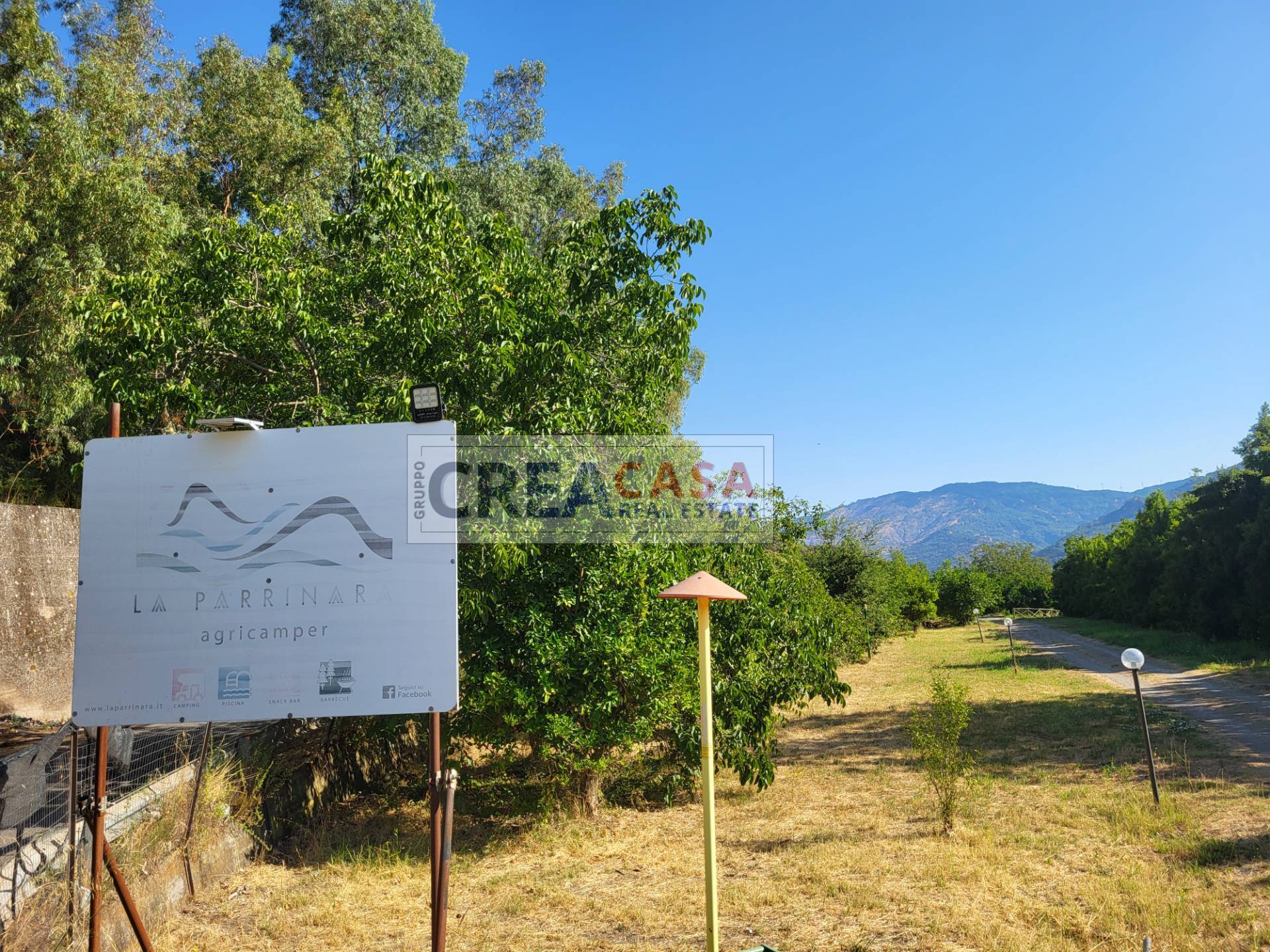 Villetta con terreno in vendita a Francavilla di Sicilia