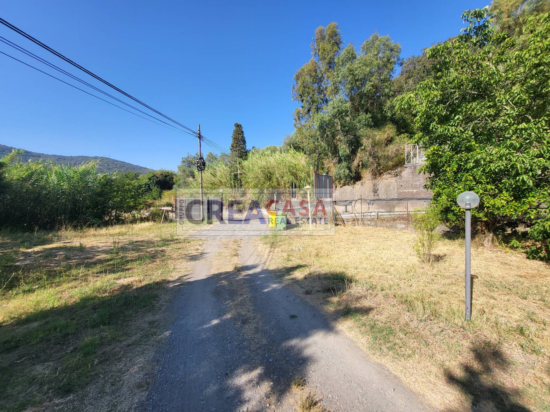Villetta con terreno in vendita a Francavilla di Sicilia