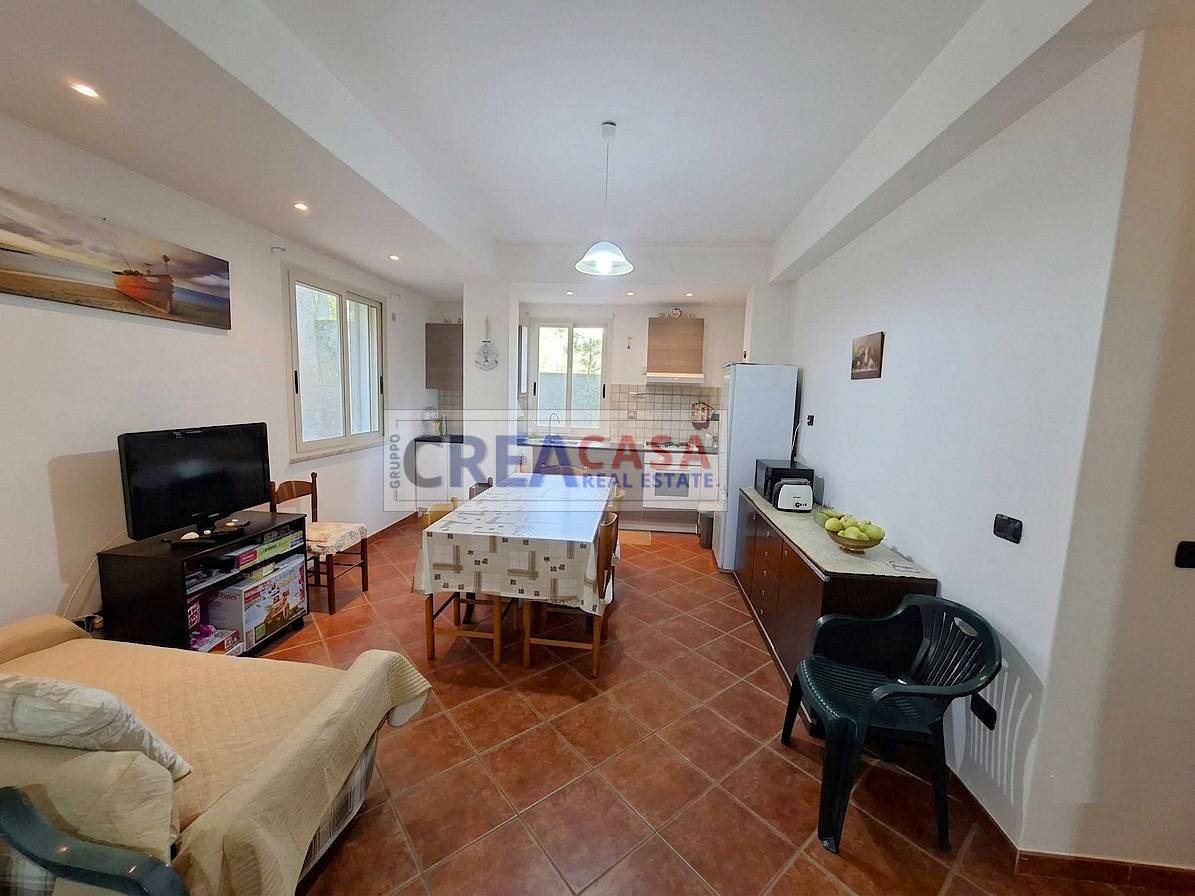 Appartamento in vendita a Giardini-Naxos, centro