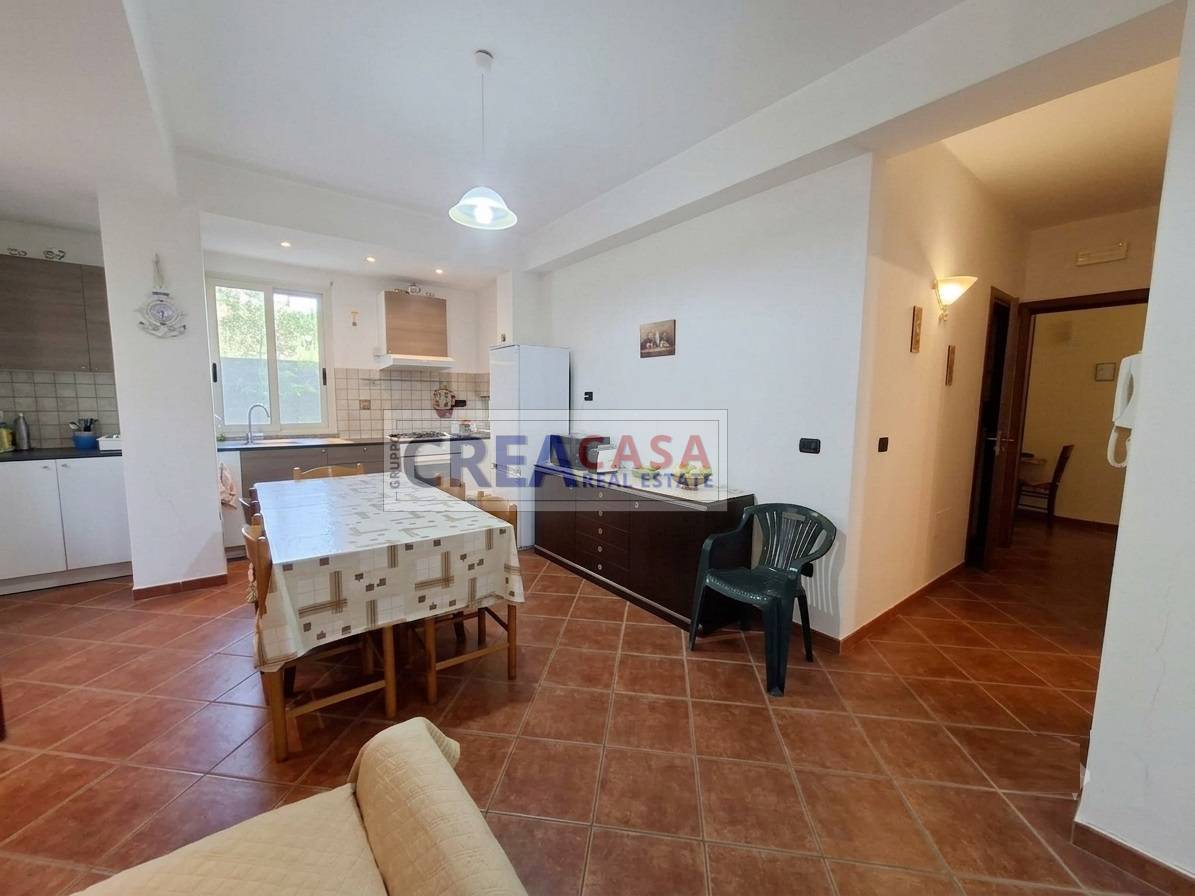 Appartamento in vendita a Giardini-Naxos, centro