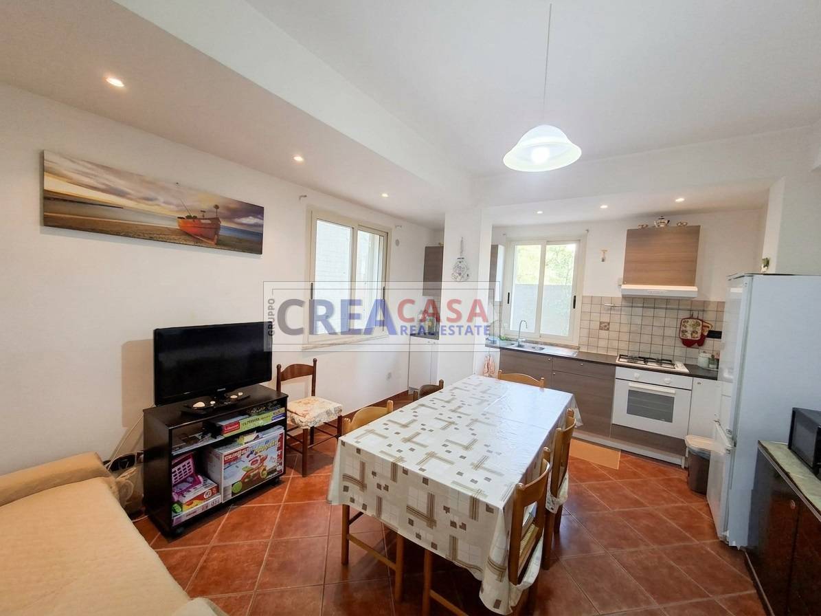 Appartamento in vendita a Giardini-Naxos, centro