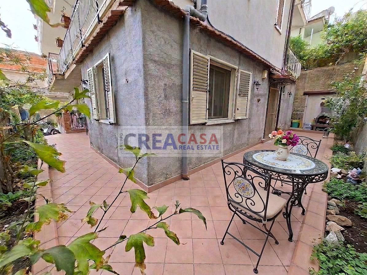 Appartamento in vendita a Giardini-Naxos, centro