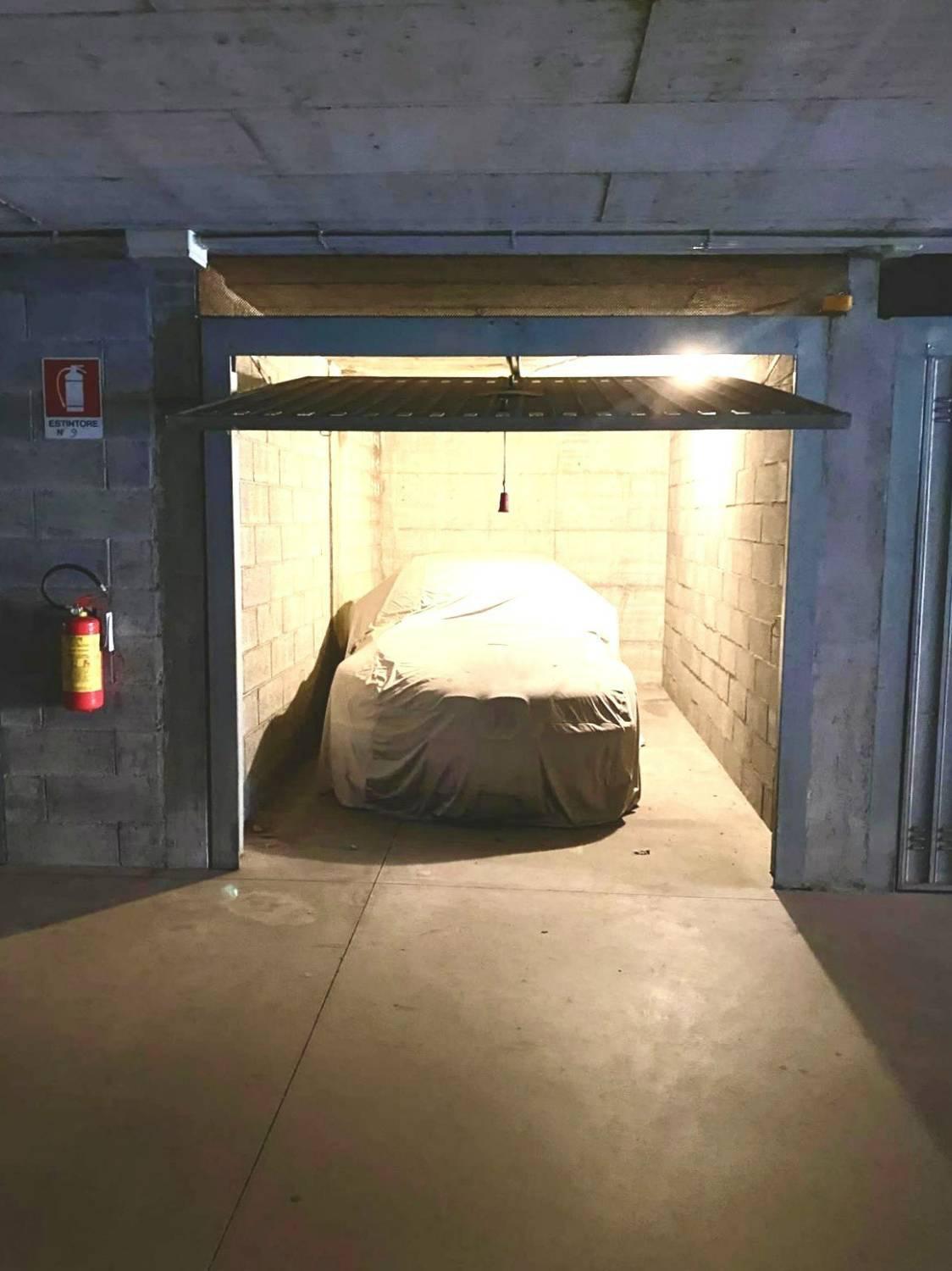 Box/Garage 13mq con box a Caravaggio