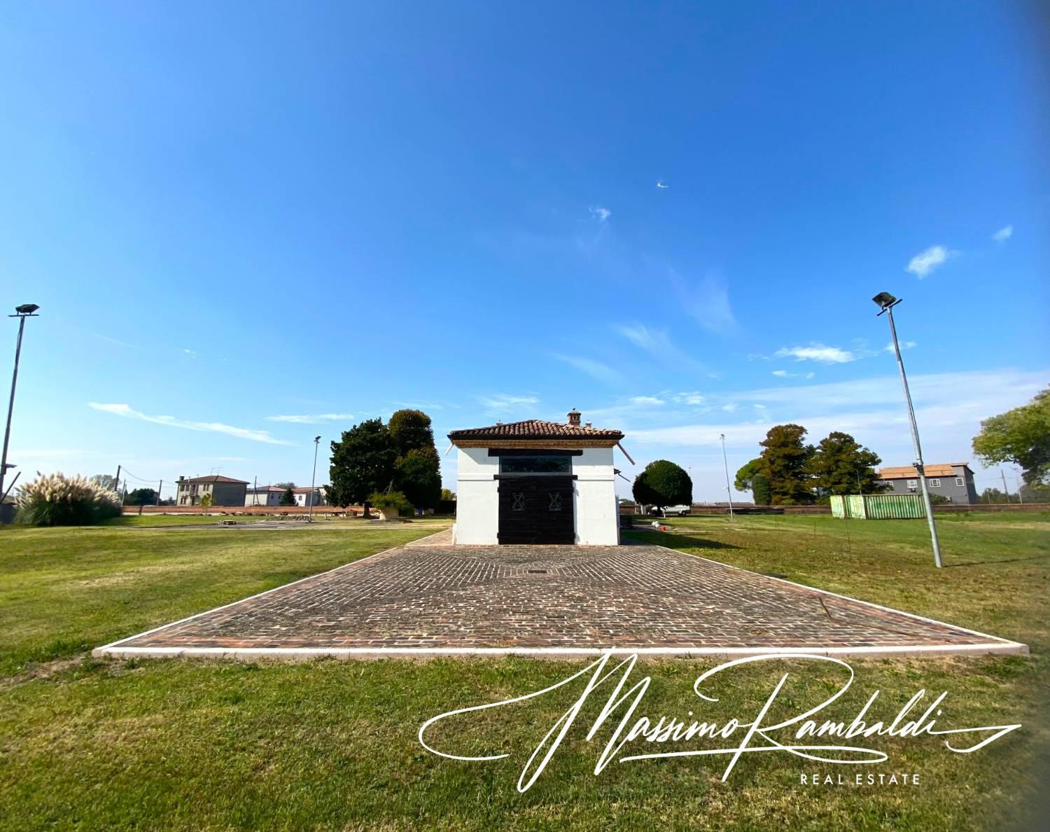 Villa con giardino a Canaro