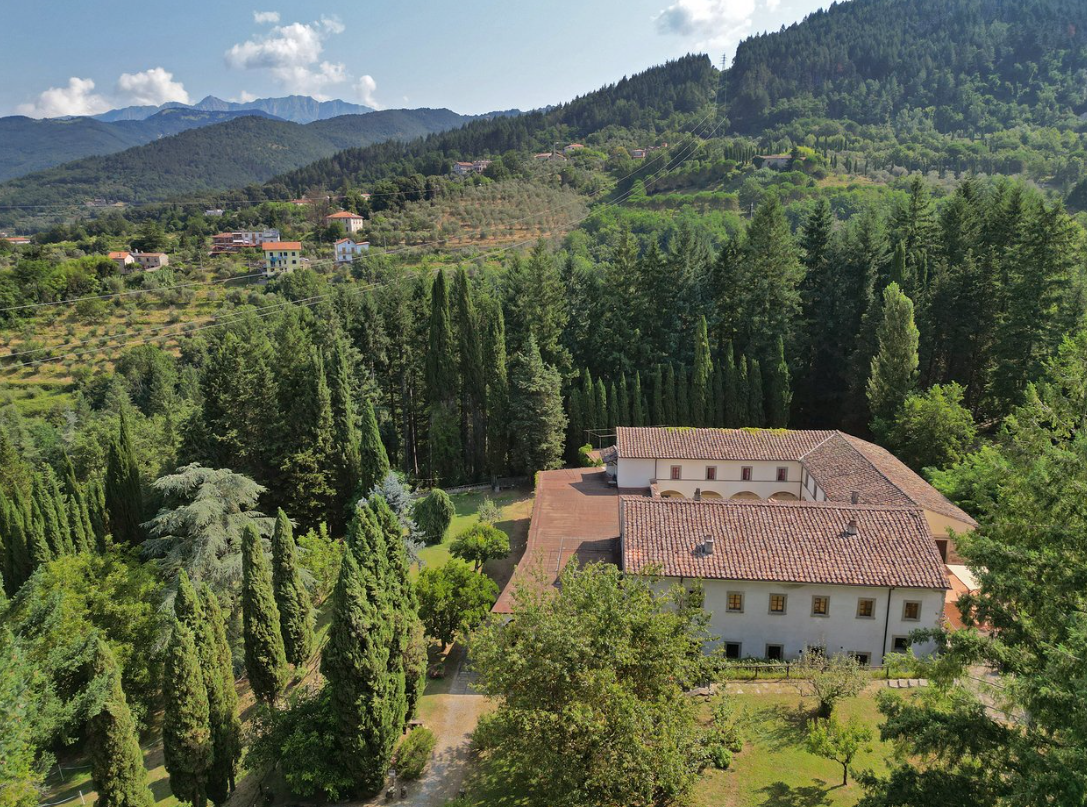 Stabile/Palazzo con giardino a Fivizzano