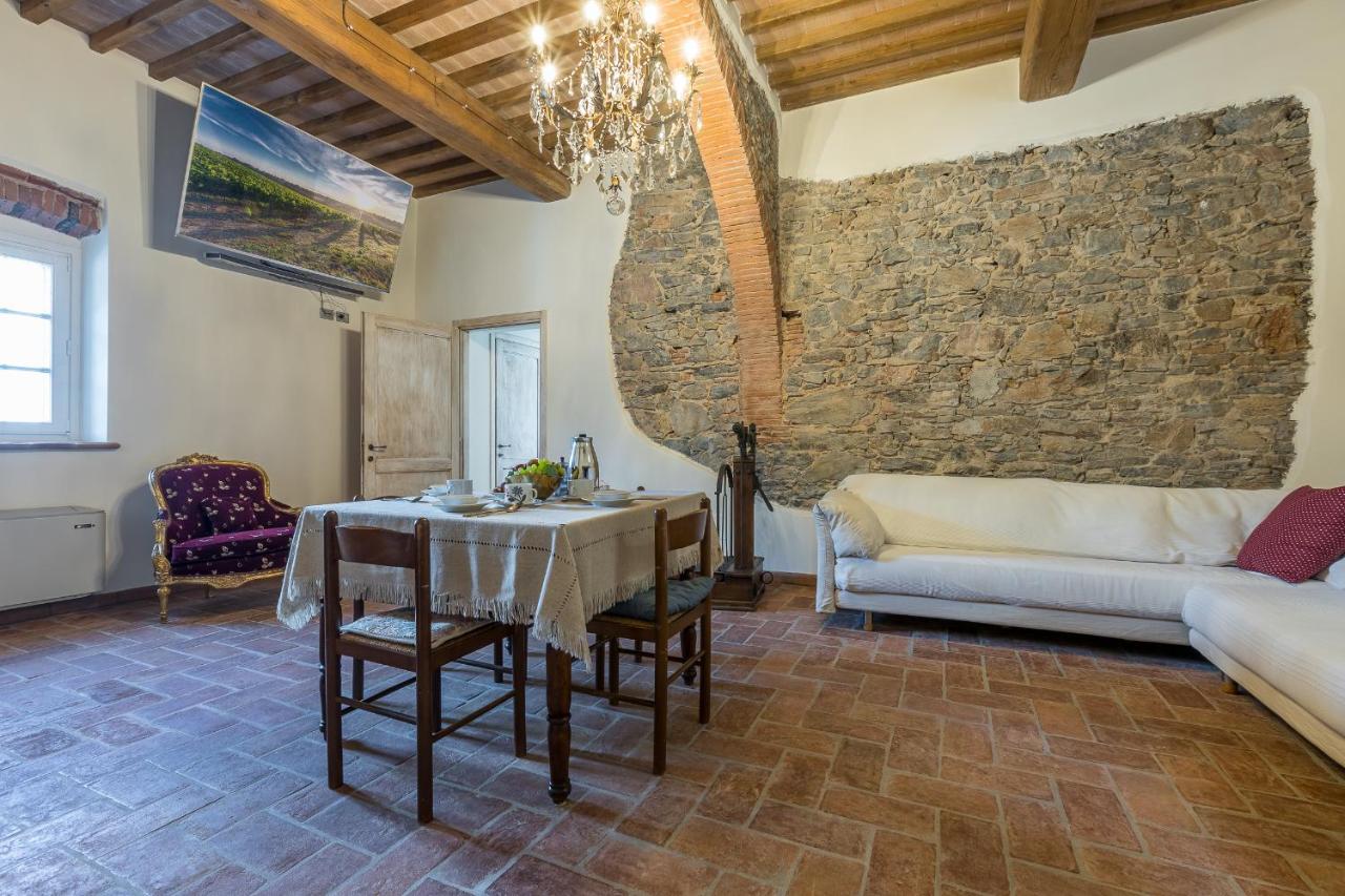 Villa con giardino a Vecchiano