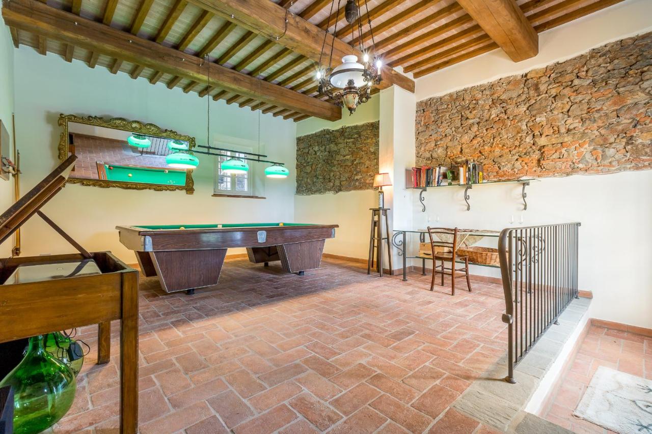 Villa con giardino a Vecchiano